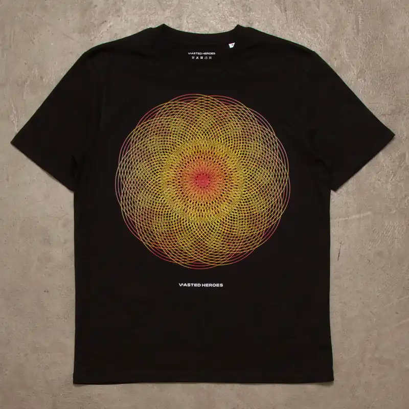 004 Geometric Front Print - Tshirt - Black