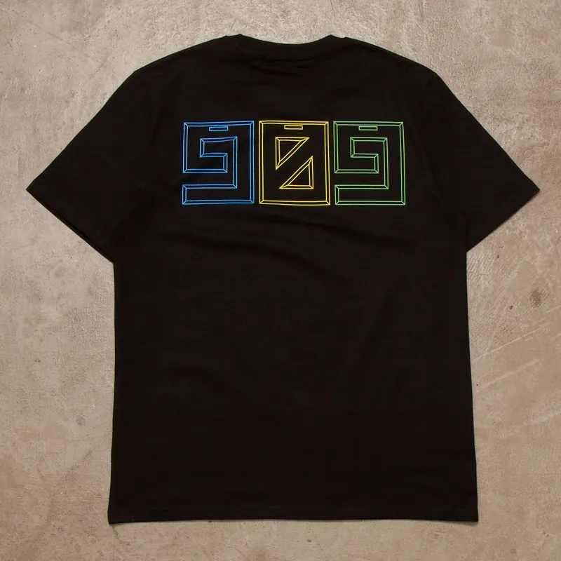 909 Colour Horizontal Back Print - Tshirt - Black