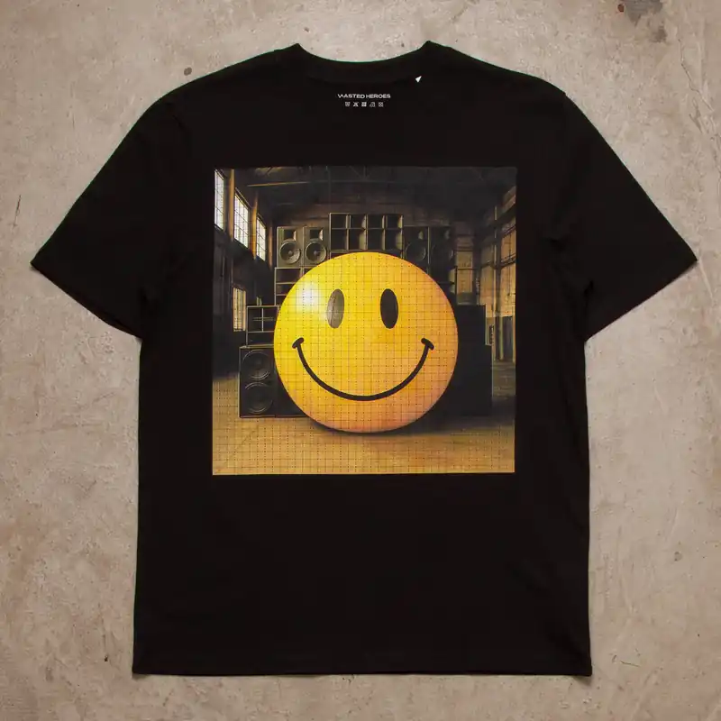 Warehouse Smiley Trip Front Print - Tshirt - Black