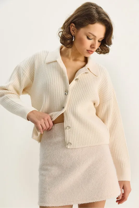 Knit Cardigan with Button Closure - Bianco Lucci