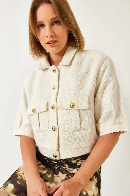Cropped Plush Buttoned Jacket with Shirt Collar - Bianco Lucci