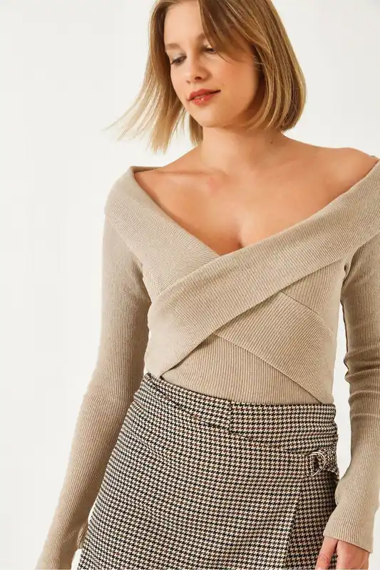 Strapless Ribbed Textured Blouse - Bianco Lucci