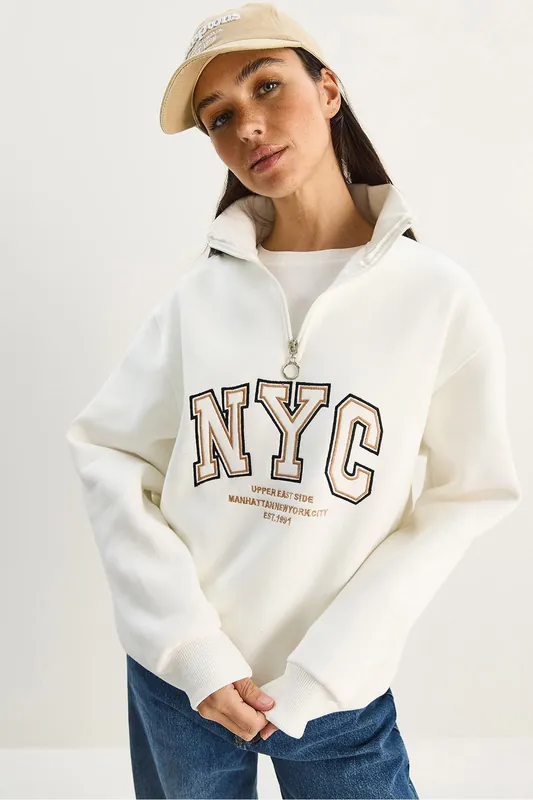 Oversized Knitted Sweatshirt with Zipper Collar and Embroidery - Bianco Lucci