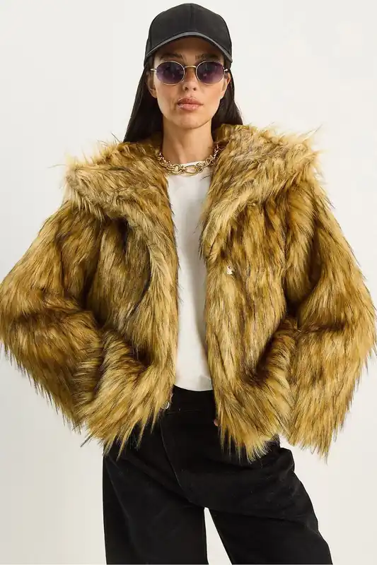 Oversize Faux Fur Jacket - Bianco Lucci