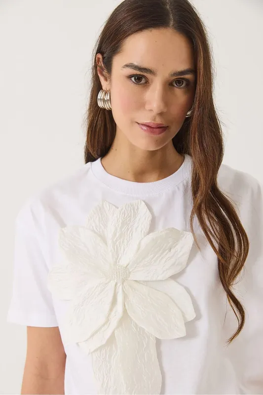 Floral Print Crew Neck T-Shirt with Accessory Detail
