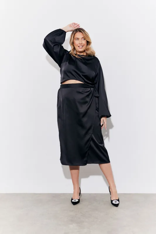 Black Satin Frill Midi - In The Style