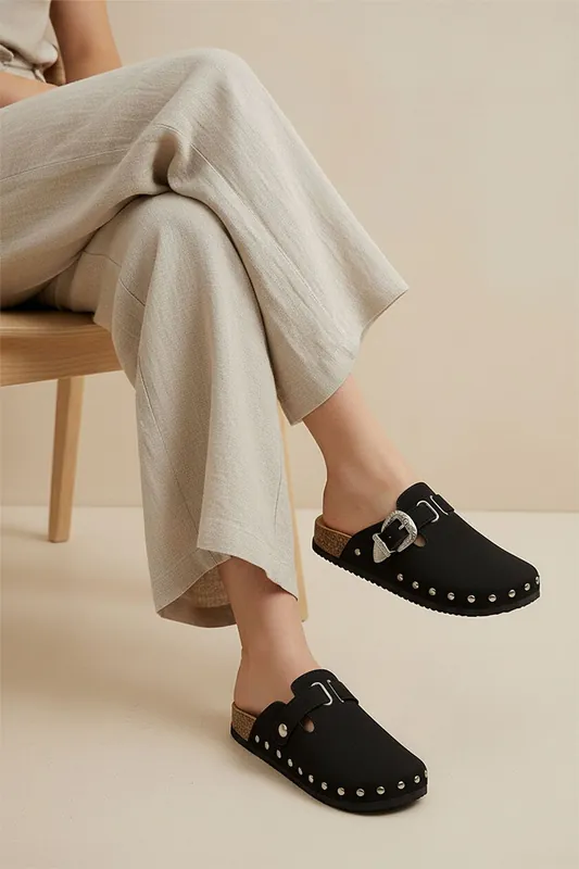 Closed-Toe Mules Sandals