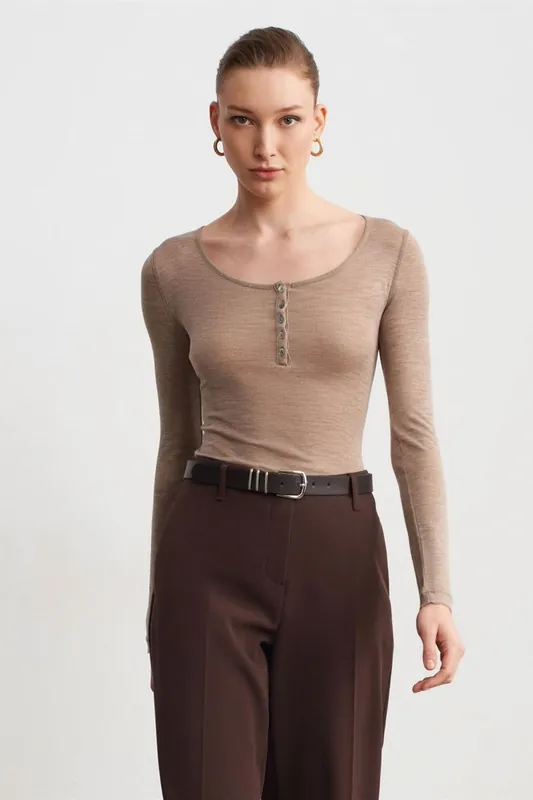 Slim-Fit Wool Knit Blouse With Buttons