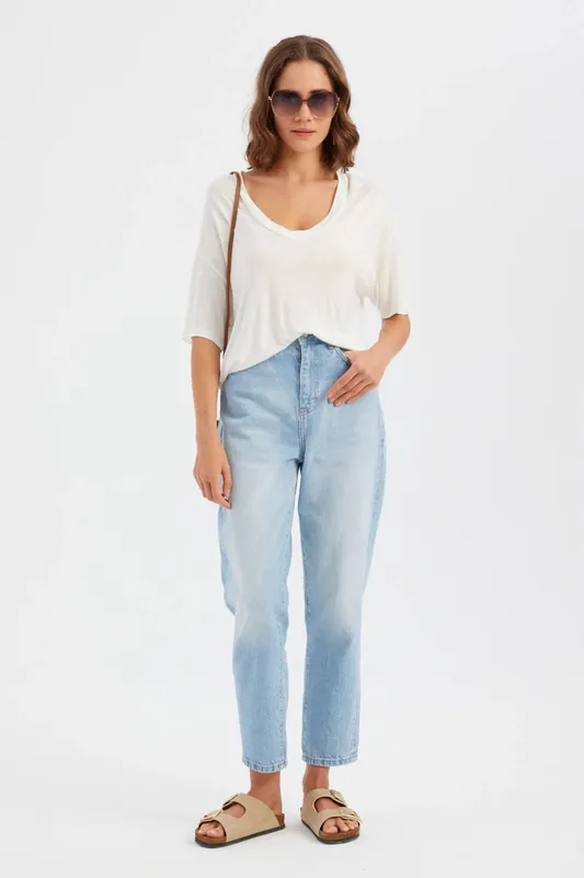 Basic Round Neck Short Sleeve Woven T-Shirt