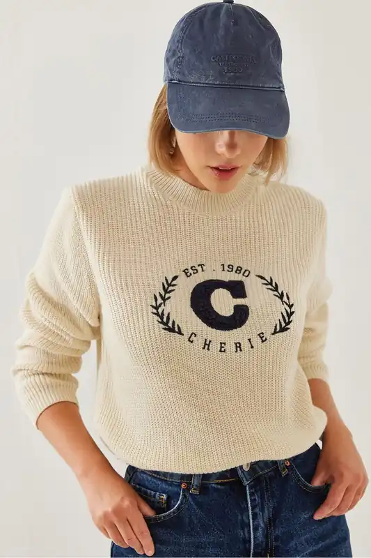 Embroidered Crew Neck Knit Sweater - Bianco Lucci