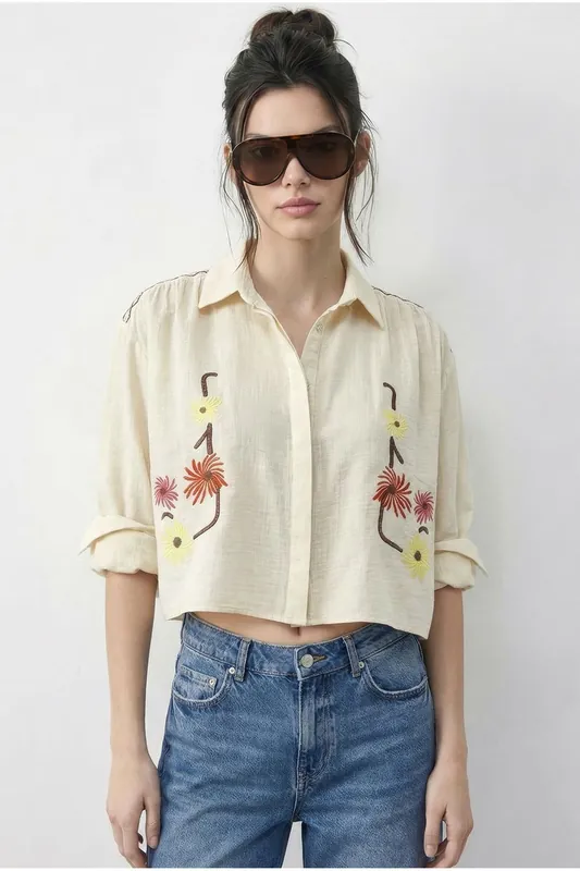 Embroidered Crop Shirt with Button Closure - Bianco Lucci