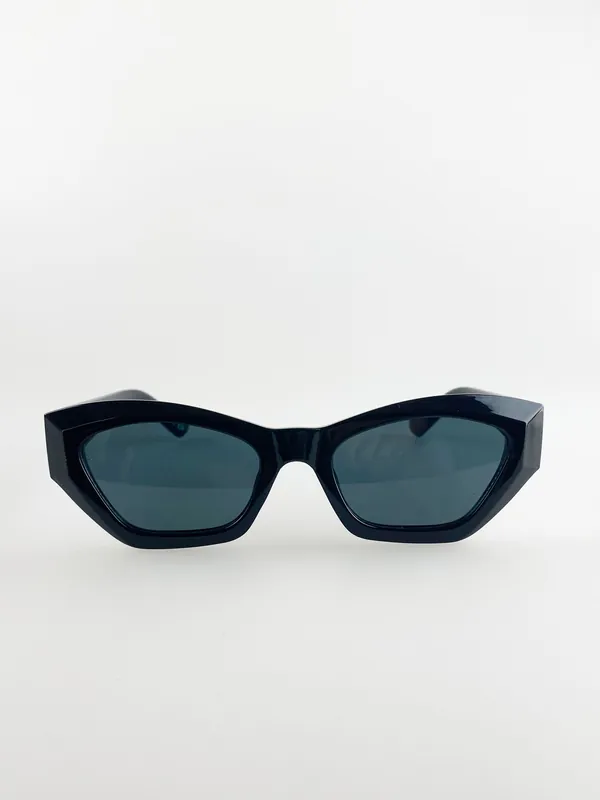 Angular Cat-Eye Sunglasses in Black