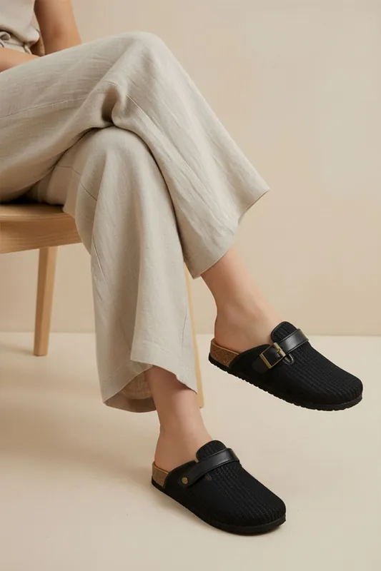 Closed-Toe Mules Sandals