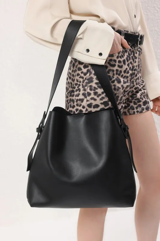 Wide Strap Bucket Shoulder Bag - WOVCOR
