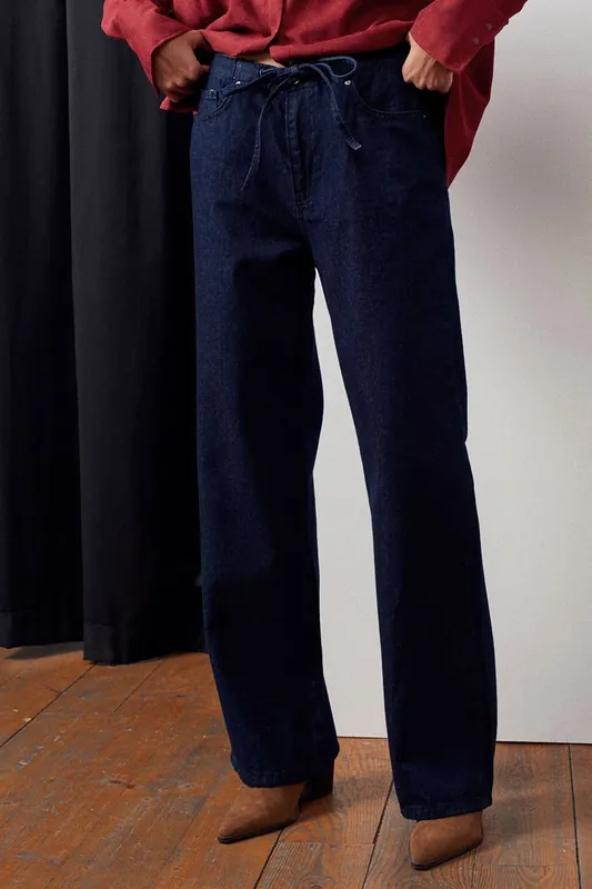 Women’s Mid-Waist Straight-Leg Jeans