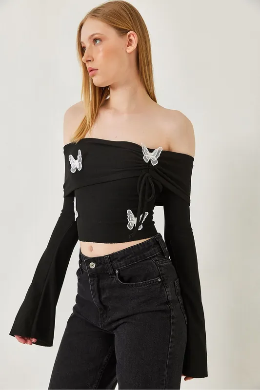 Embroidered Crop Blouse with Madonna Collar - Bianco Lucci