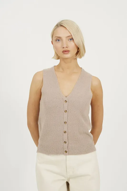Mossy Yarn V-Neck Knitted Waistcoat