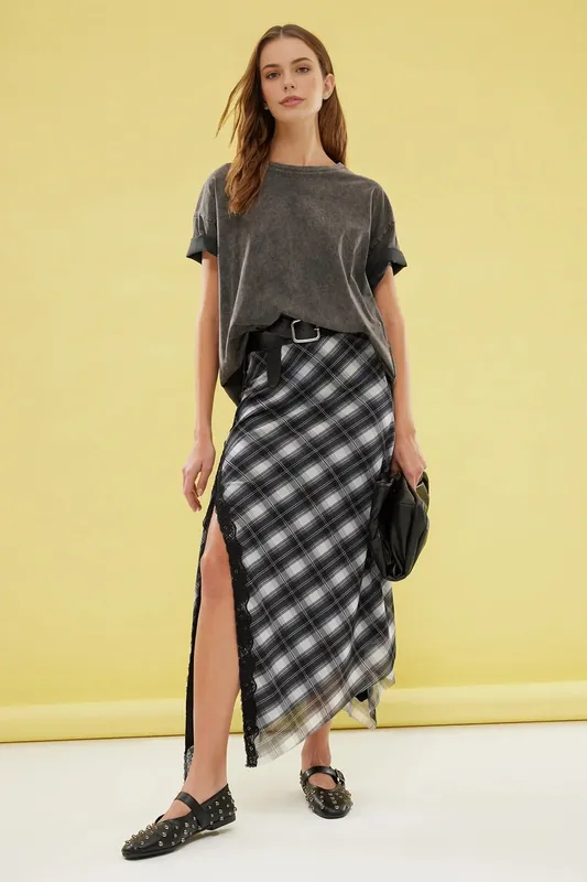 Elastic Waist Midi Skirt with Argyle Pattern and Lace Trim Detail - WOVCOR