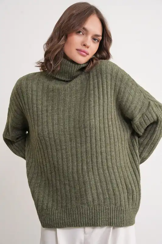 Oversize Ribbed Turtleneck Sweater - MixRay