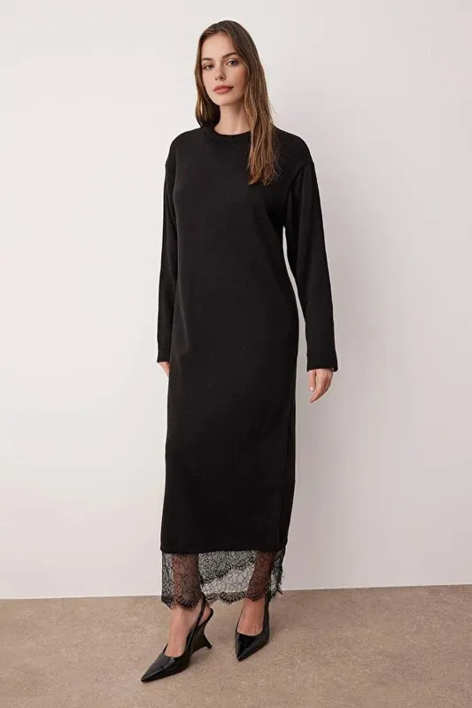 Knitted Maxi Dress with Lace Hem Detail - WOVCOR