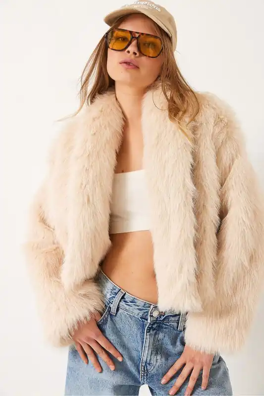 Faux Fur Cropped Open Collar Coat - Bianco Lucci