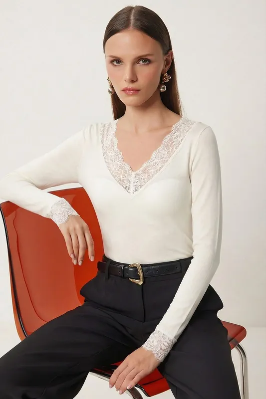 Lace V-Neck Slim Fit Blouse