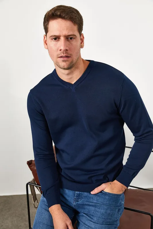 Men's V-neck Cotton Knit Top