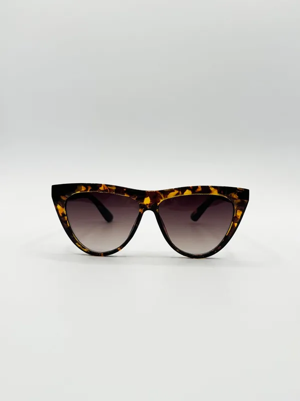 Flat Top Round Sunglasses in Tortoise - SVNX