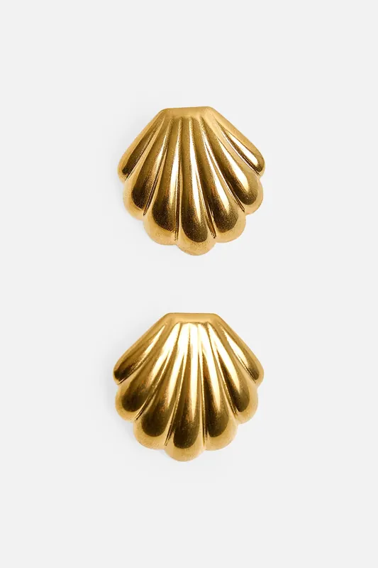 Shell Detail Earrings Gold - Public Desire