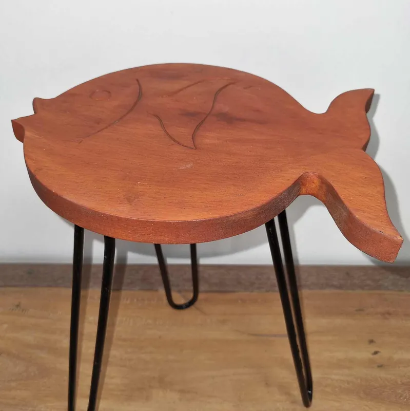 Albasia Wood Fish Stand - KDMD