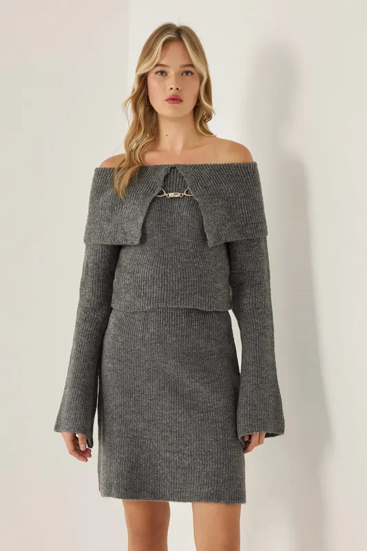 Chain Detailed Off Shoulder Two-Piece Coord Set
