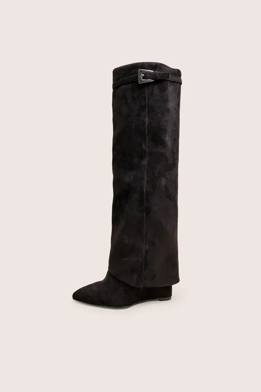 Kola Black Fold Over Buckle Detail Heeled Boots - Public Desire