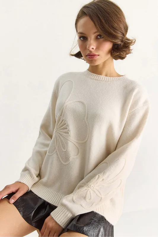Crew Neck Embroidered Knit Sweater - Bianco Lucci