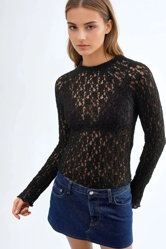 Lace Slim Fit Crew Neck Blouse - Busem