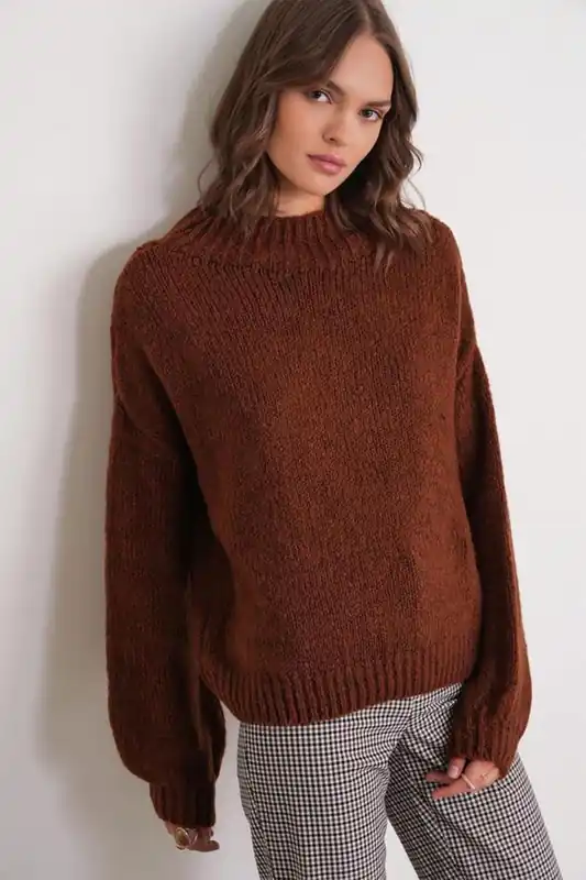 Relaxed Fit Crew Neck Thick Knit Sweater - MixRay