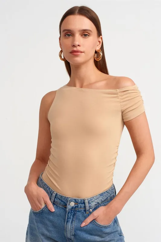 Off-shoulder Slim-fit Knit Blouse