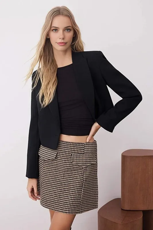 Patterned Wool Blend Mini Skirt with Tailored Fit - WOVCOR