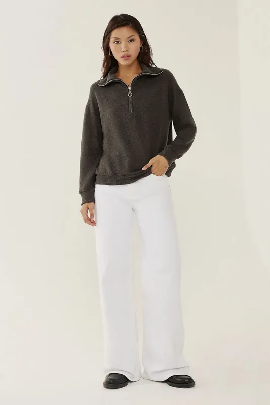 Zipper Collar Sweatshirt - Hiccup