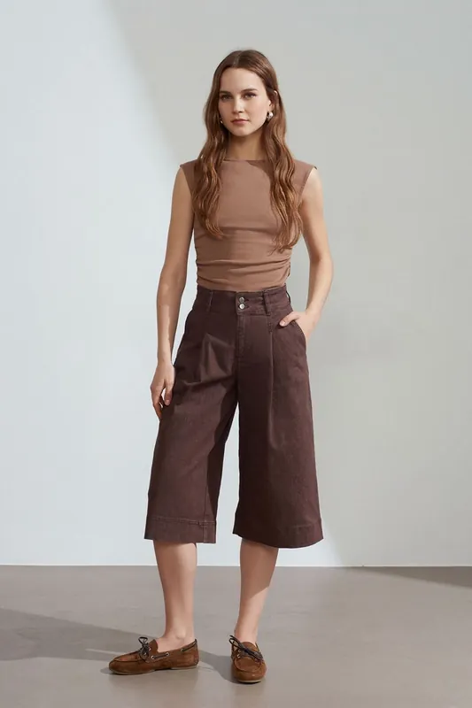 Mid-Waist Wide-Leg Denim Shorts
