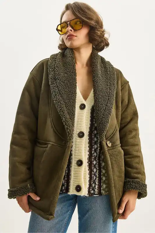 Faux Fur Detailed Buttoned Coat - Bianco Lucci