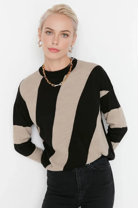 Colour Block Rib-Knit Crew Neck Sweater