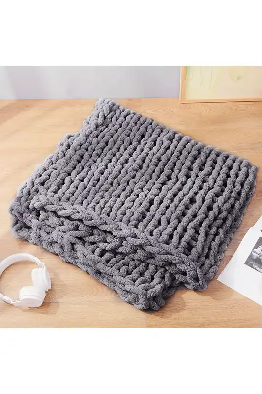 Chunky Knit Blanket Throw 100% Hand Knit Chenille Chunky Throw Blanket for Couch 60 x 60cm - Living and Home