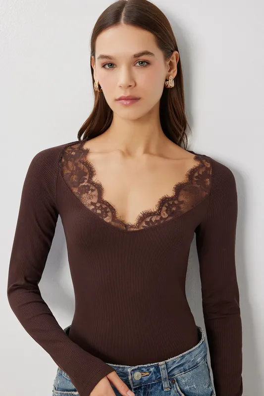 Lace U Collar Long Sleeve Fitted Blouse - Happiness Istanbul