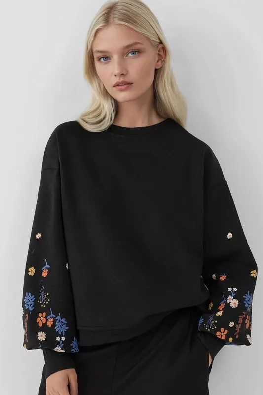 Printed Long Sleeve Crew Neck Sweatshirt - Hiccup