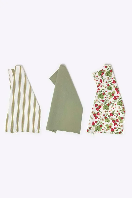 Strawberry Tea Towels Set of Three - Homescapes