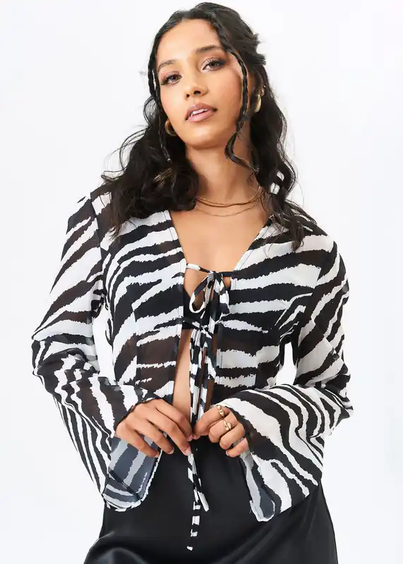 Mono Monochrome Chiffon Beach Shirt - Gini London