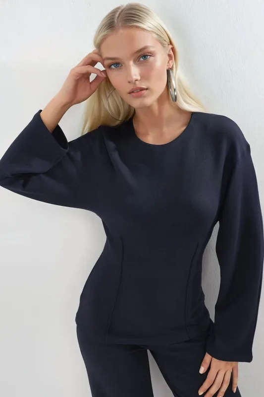 Crew Neck Long Sleeve Fitted Blouse - Busem