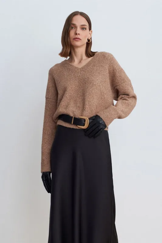 Women's V-neck Ribbed Knit Sweater
