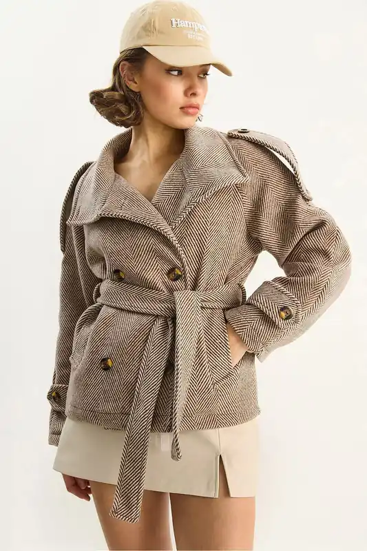 Relaxed Fit Button Closure Jacket - Bianco Lucci