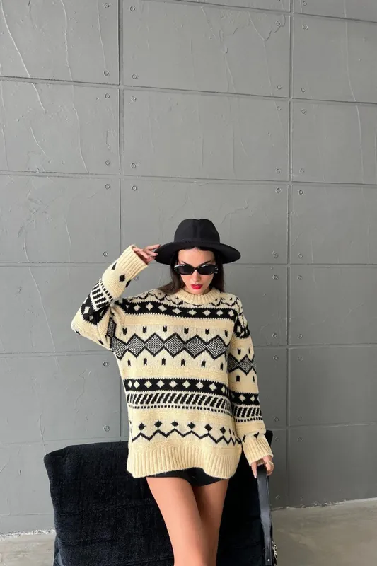 Patterned Crew Neck Oversized Sweater - Hiccup